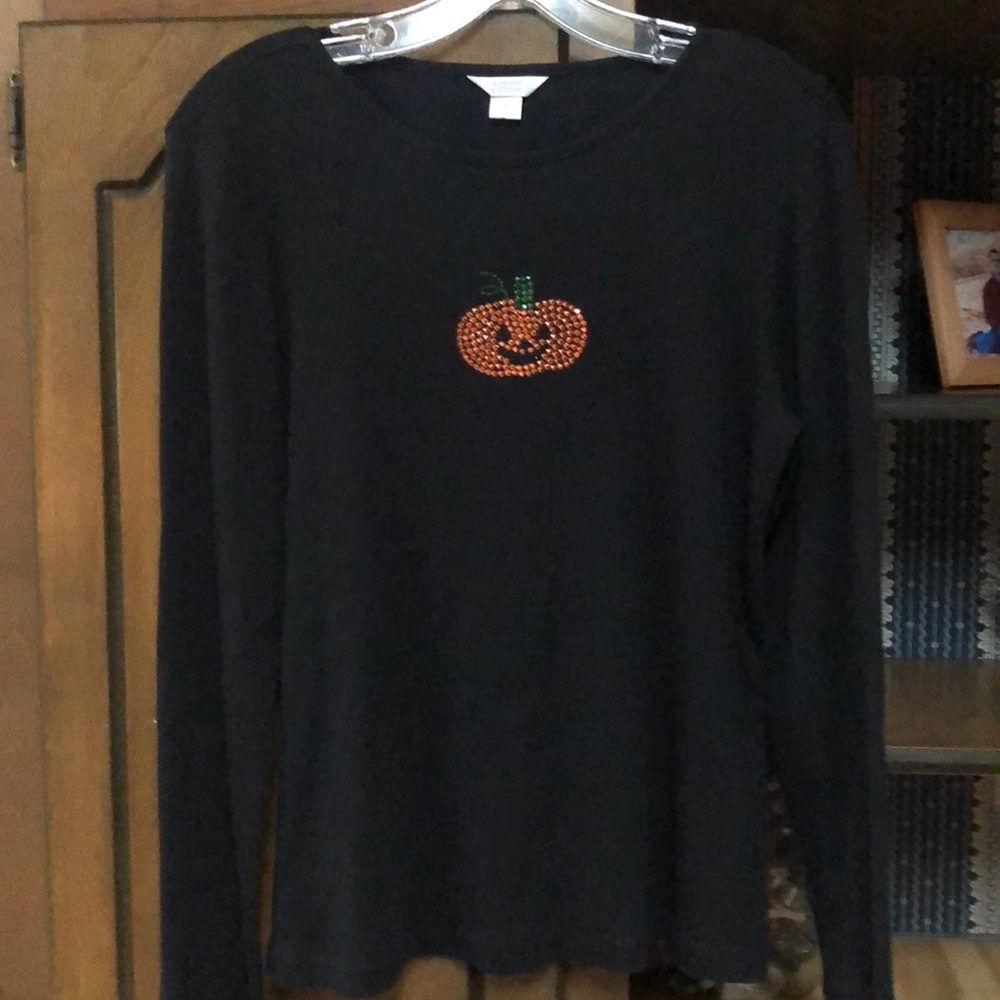 SIZE M BLACK HALLOWEEN LS SHIRT